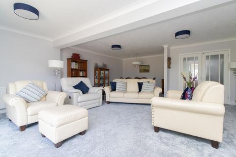 3 bedroom detached house for sale, Dumpton Park Drive, Broadstairs, CT10