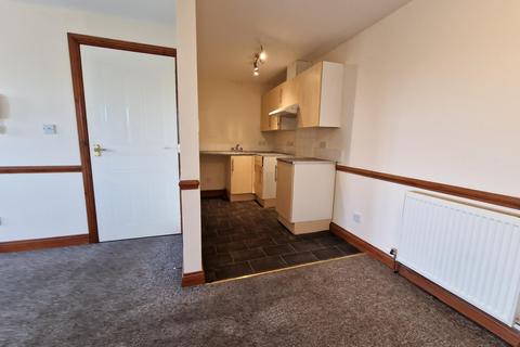 2 bedroom flat to rent, Rossmore Road West, Ellesmere Port CH66