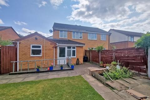 4 bedroom semi-detached house for sale, Honeybourne Way, Willenhall