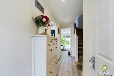 4a Aghemund Close, Chineham, Basingstoke, RG24 8XP