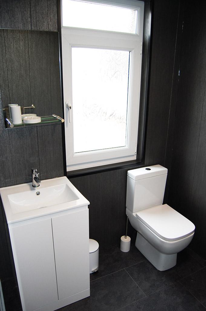 Bathroom 1.2