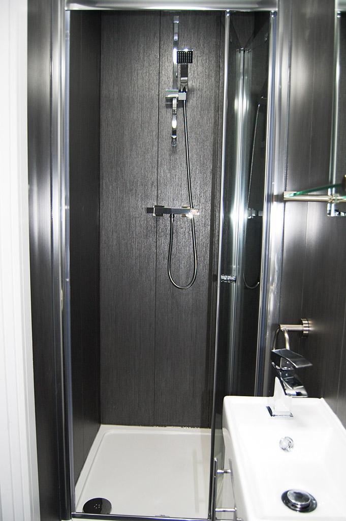 Room 2 En-suite 1.1
