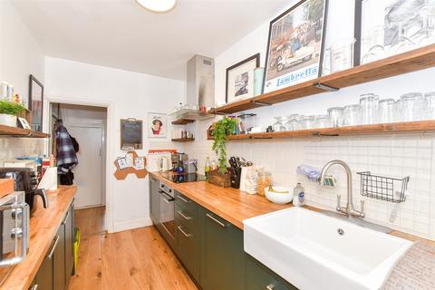 3 bedroom end of terrace house for sale, Romsey Avenue, Portsmouth, Hampshire