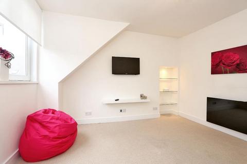 1 bedroom flat to rent, Thistle Lane, Top Floor, AB10