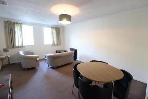 2 bedroom flat to rent, St Anne's Court, Jute Street, AB24