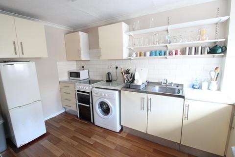 2 bedroom flat to rent, St Anne's Court, Jute Street, AB24