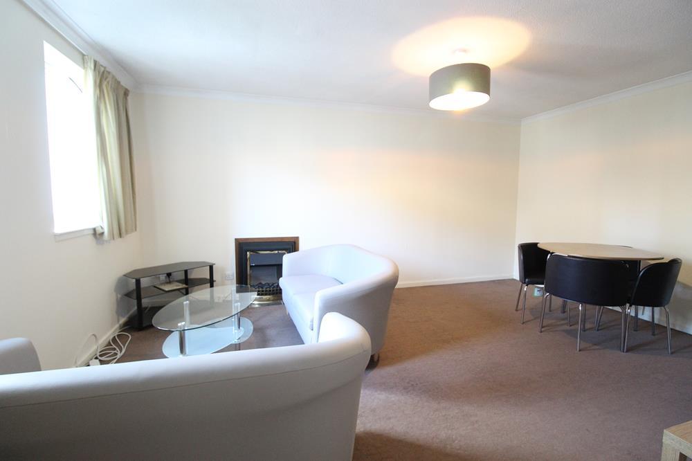 Lounge 3
