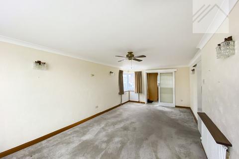 12 Larkfield, Corringham, Stanford-le-hope, SS17 9EA