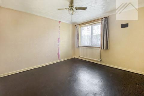 12 Larkfield, Corringham, Stanford-le-hope, SS17 9EA