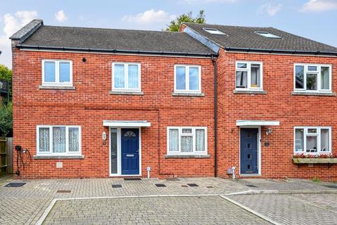 3 bedroom property for sale, Basswood Drive, Basingstoke RG24