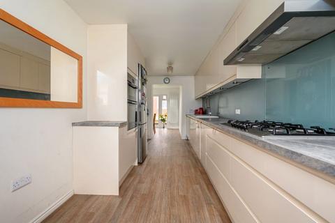 3 bedroom property for sale, Basswood Drive, Basingstoke RG24