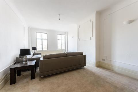 5 bedroom apartment to rent, Strathmore Court, London