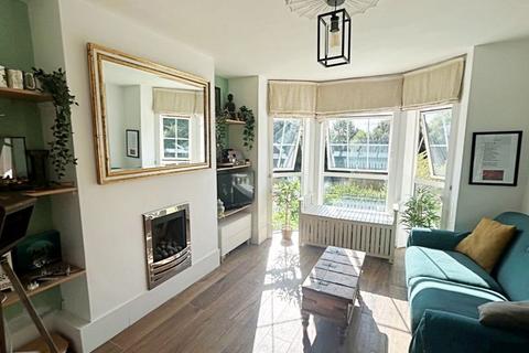 2 Diglis Avenue, Worcester, WR1 2NS