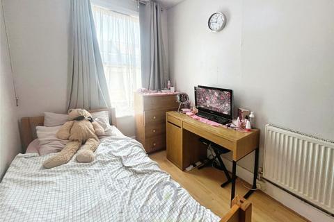 98 Howarth Road, London, SE2 0UP