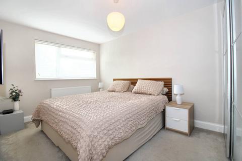 7 Longmead, Woolmer Green, Knebworth, SG3 6JH