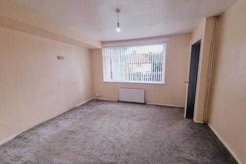 3 bedroom semi-detached house to rent, Walden Drive, Bradford, BD9