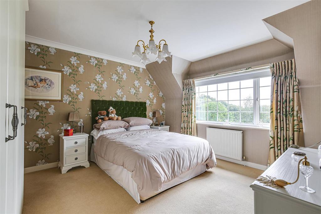 15 Bedroom 1.jpg