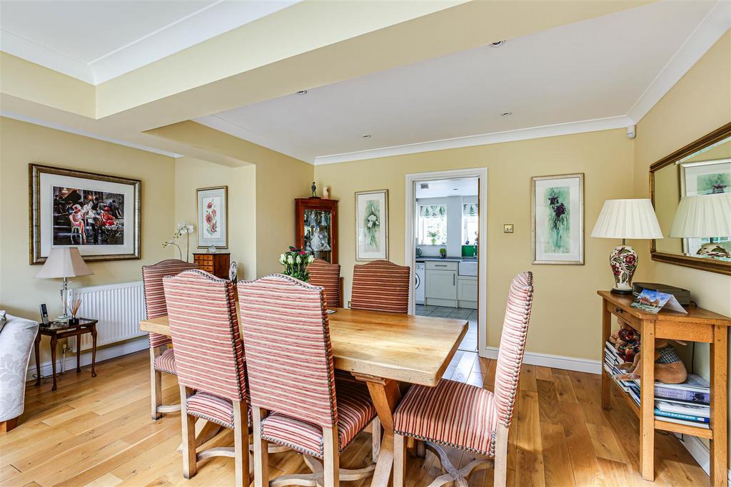 8 Dining Room.jpg