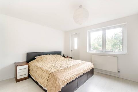 2 bedroom maisonette to rent, Royal Mint Street, Tower Hill, London, E1