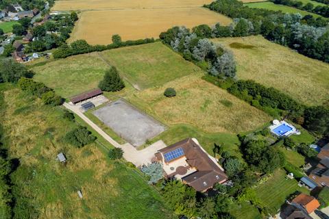 5 bedroom detached bungalow for sale, Hillcourt Lodge, Brimpton Road, Reading, Berkshire