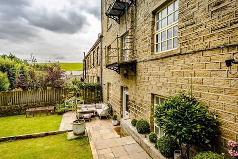 3 bedroom mews for sale, Town Ing Mills, Halifax HX4