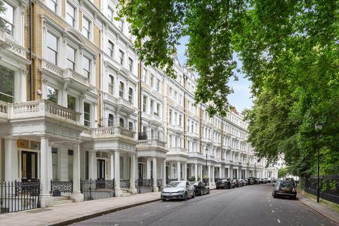 1 bedroom flat for sale, Courtfield Gardens, London SW5