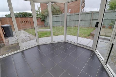 2 bedroom end of terrace house for sale, Bexington Drive, Crewe