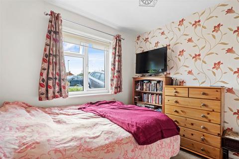 79 Aretha Close, Kingswinford, DY6 8SW