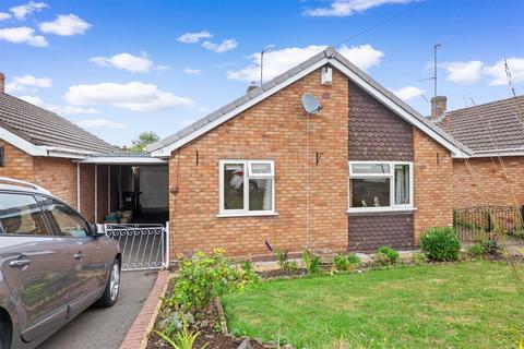 79 Aretha Close, Kingswinford, DY6 8SW