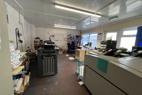 Industrial unit to rent, Units 18 & 20, Wharfedale Road, Ipswich, Suffolk, IP1 4JP