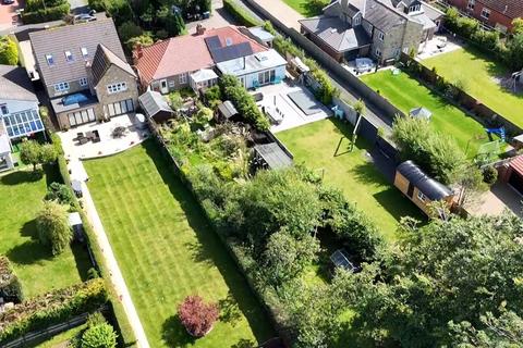 43 Cornmoor Road, Whickham, Newcastle Upon Tyne, NE16 4PU