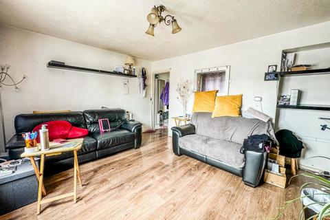 2 bedroom maisonette for sale, Erica Gardens, Croydon, London, CR0 8LJ