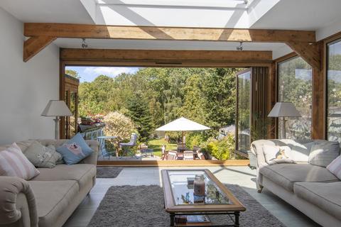 Oaklands Orange Tree Hill, Havering-atte-bower, Romford, RM4 1PB