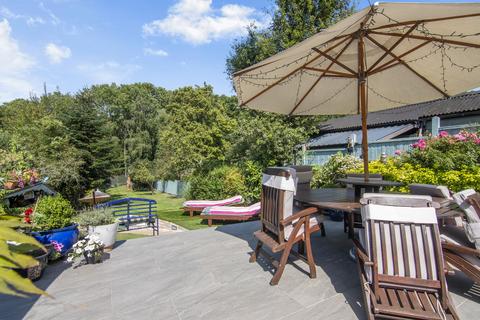 Oaklands Orange Tree Hill, Havering-atte-bower, Romford, RM4 1PB