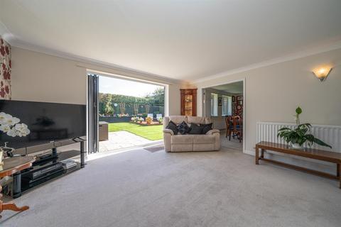 4 bedroom detached house for sale, Sherbourne Close, Jarman Park, Hemel Hempstead, Hertfordshire, HP2 4JA