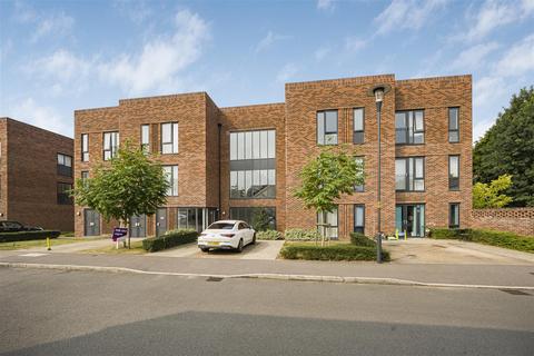 2 bedroom flat for sale, Barnes Wallis Way, Bricket Wood, St. Albans