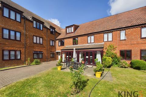 1 bedroom ground floor flat for sale, Ashley Court, Hatfield, AL10