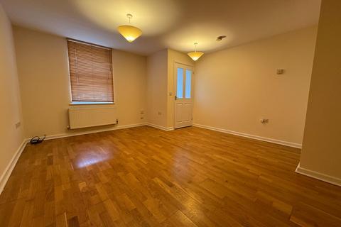 2 bedroom flat to rent, Turner Street, Town Centre, Swindon, SN1