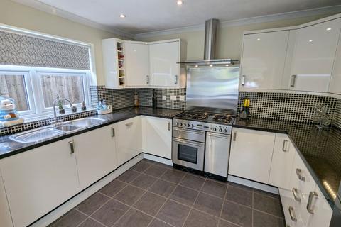 18 Fords Road, Shirley, Solihull, B90 1DU