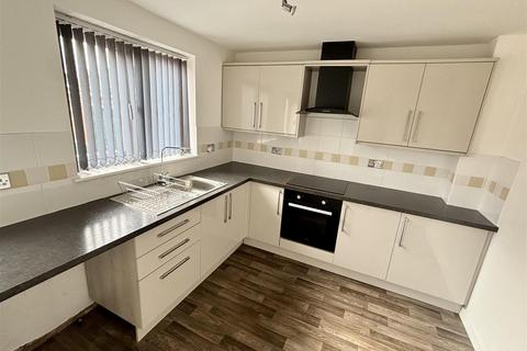 2 bedroom apartment to rent, Charnwood Court, Coalville LE67