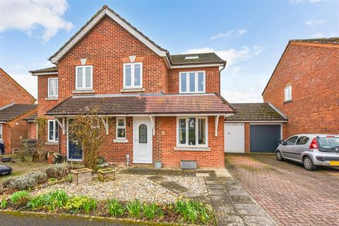 4 bedroom semi-detached house for sale, Barnfield Rise, Andover