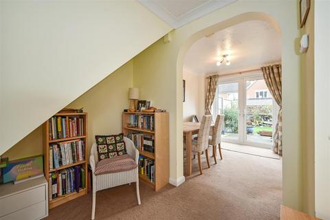 4 bedroom semi-detached house for sale, Barnfield Rise, Andover