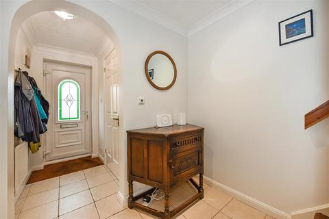 38 Barnfield Rise, Andover, SP10 2UQ