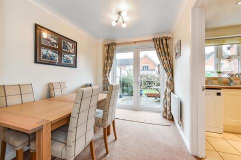 38 Barnfield Rise, Andover, SP10 2UQ
