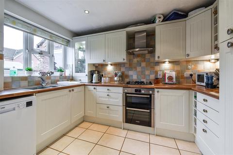 38 Barnfield Rise, Andover, SP10 2UQ