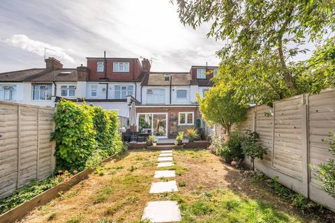 20 Middleton Close, Chingford, London, E4 8EA