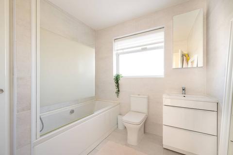 20 Middleton Close, Chingford, London, E4 8EA