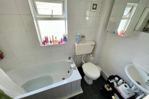 12 Hartley Road, Luton, LU2 0HX