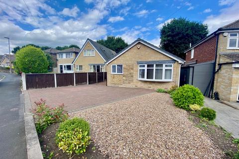 3 bedroom detached bungalow for sale, Westfields Avenue, Mirfield