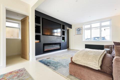 6 Rosebery Road, Kingston Upon Thames, KT1 3LN